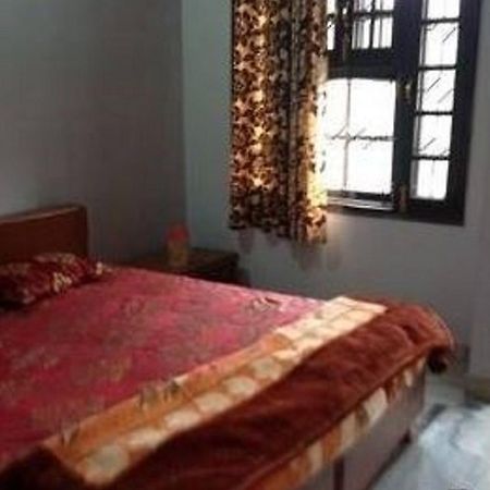Raja Guest House Джаландхар Екстериор снимка