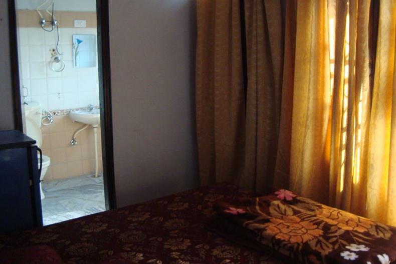 Raja Guest House Джаландхар Екстериор снимка